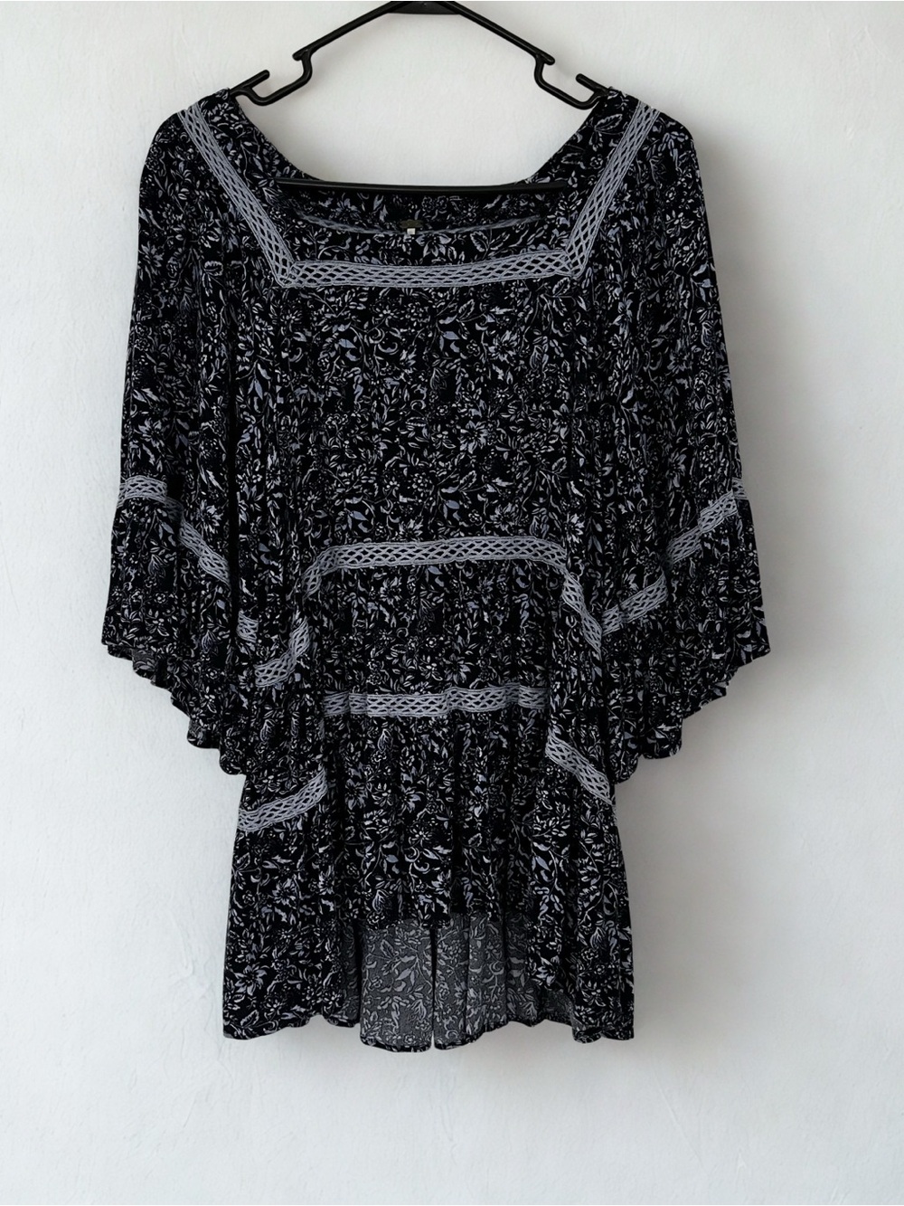 Free People talk about it tunic shirt top blouse navy with floral details small